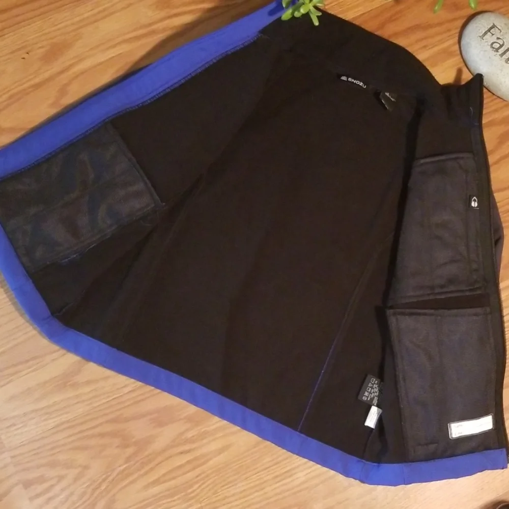 Snozu jacket xs= 5/6‎